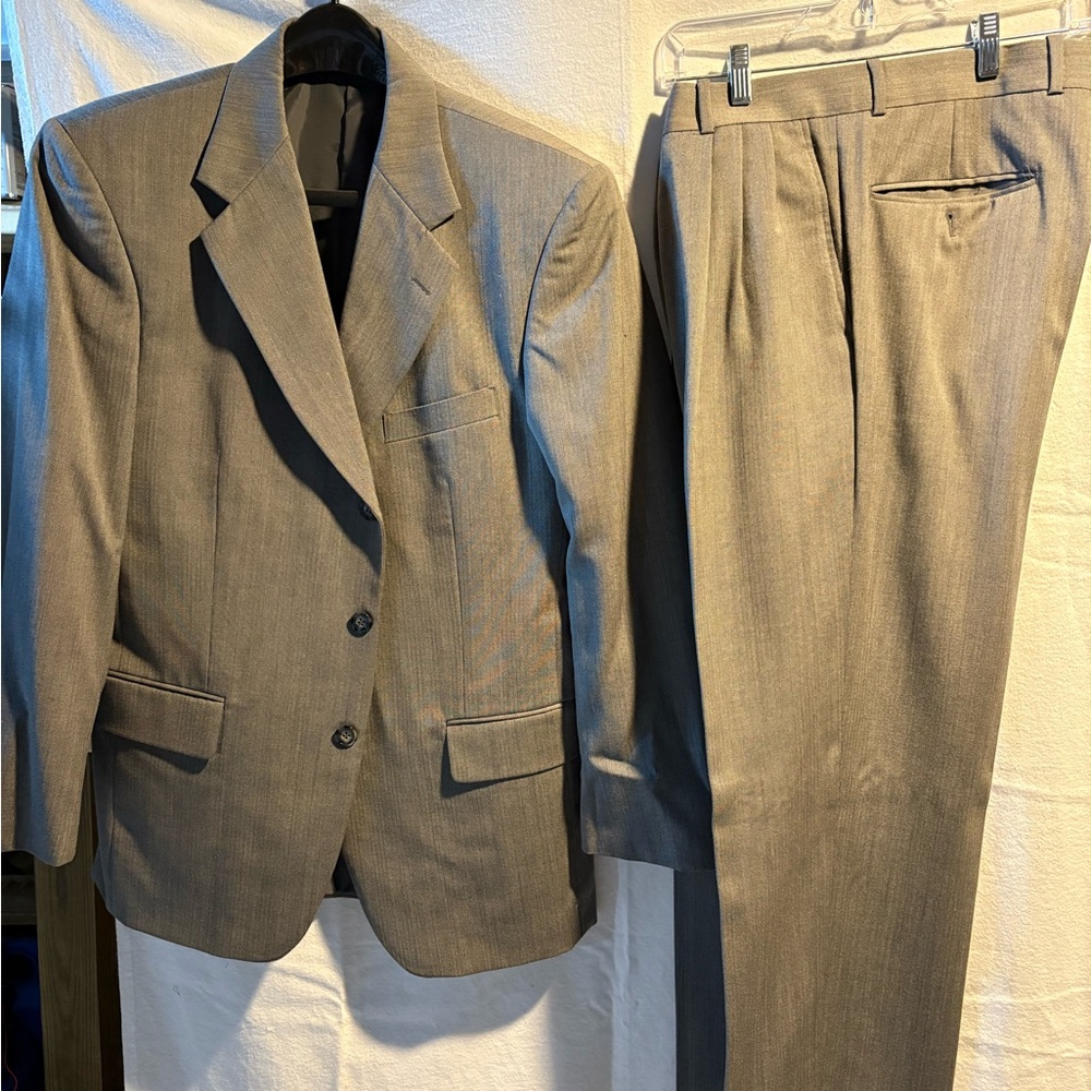 Elegant Tan Men's Suit